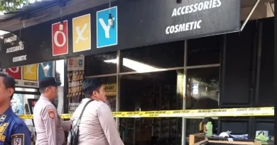 Toko Parfum Oxy di Tuban Terbakar, Api Dipicu Percikan Alkohol
