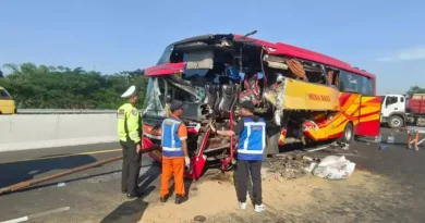 Tabrakan Bus dan Truk di Tol Gempol-Pasuruan, Belasan Penumpang Alami Luka Serius