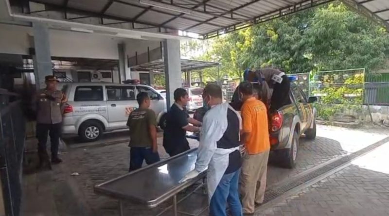 Heboh Penemuan Jasad Pria di Sungai Jombang, Leher dan Pipi Berluka