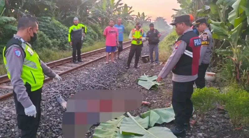 Nekat Bergelung di Rel, Wanita Muda Pasuruan Tewas Digilas Kereta Komuter