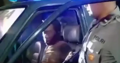 Diteriaki 'Maling' oleh Kakek 74 Tahun di Probolinggo, Residivis Curanmor Kambuhan Babak Belur Dihajar Warga