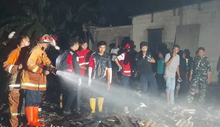 Rumah Bambu di Mojokerto Ludes Dilalap Api, Korban Tewas Terjebak karena Stroke