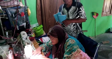 Merangkai Asa dari Kain Bekas: Kisah Ketekunan Sujinah dan Sugito Melampaui Rintangan Hidup