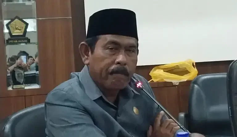 Ketua BK DPRD Jember Bela Kebiasaan Merokok Saat Rapat, Sebut Tembakau Identitas Daerah