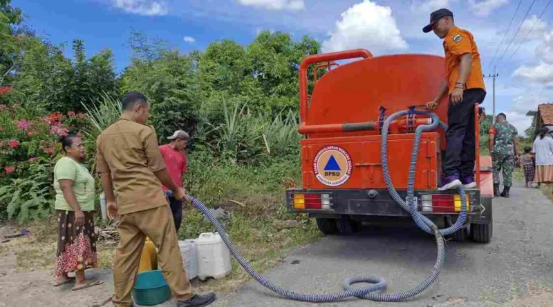 Tiga Dusun di Bondowoso Kering Kerontang, BPBD Kirim Dua Truk Tangki Air Bersih untuk 560 Kepala Keluarga