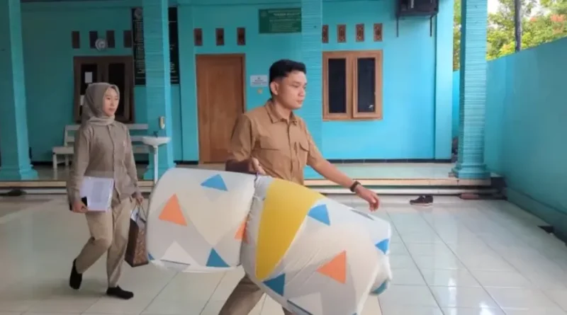Penggeledahan Kamar Pimpinan Tersangka Asusila di Ponpes Ponorogo, Kasur dan Tisu Disita Polisi