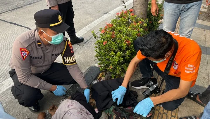 Seorang Pengemis Ditemukan Tak Bernyawa di Trotoar Samping Kantor DPRD Tuban