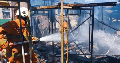 Api Ludeskan Gudang Proyek di Jajaran Tunggal, Pekerja Sedang Salat Jumat
