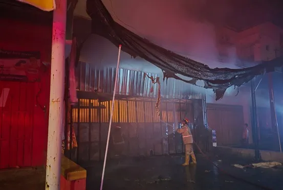 Toko Kelontong di Diwek Jombang Ludes Terbakar, Kerugian Ditaksir Capai Rp100 Juta