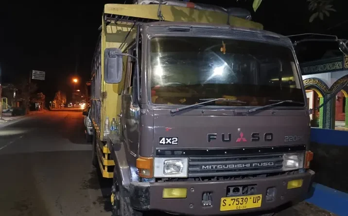 Kecelakaan Maut di Krembangan Jombang: Sepeda Motor Oleng ke Kanan, Perempuan 29 Tahun Tewas Terlindas Truk