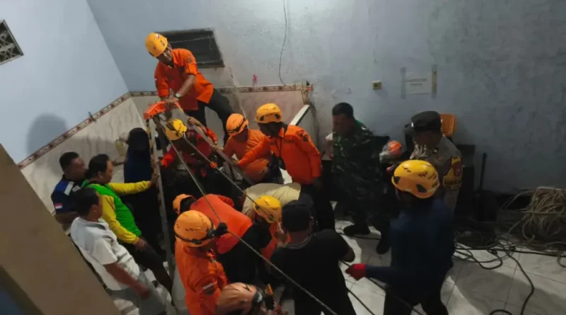 Seorang Remaja Jatuh ke Sumur Sedalam 25 Meter di Ponorogo, Tim Vertical Rescue Dikerahkan