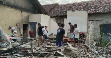 Angin Kencang Merobohkan Dapur Rumah Seorang Lansia di Situbondo