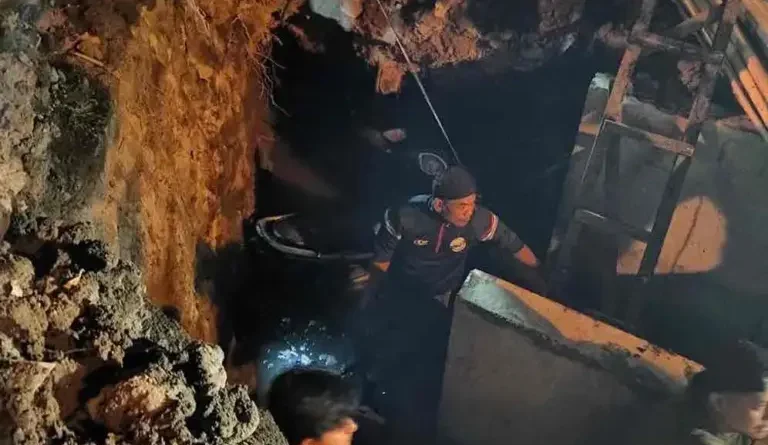 Lansia Tewas Terperosok Lubang Proyek di Margorejo, DPRD Surabaya Desak Kontraktor Disanksi Pidana