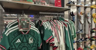 Jersey Piala Dunia Edisi Terbatas Jadi Buruan Kolektor di Tunjungan Plaza Surabaya