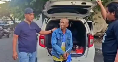 Viral di Medsos, Kakek 67 Tahun di Surabaya Diciduk Usai Curi Tiang Rambu Lalu Lintas