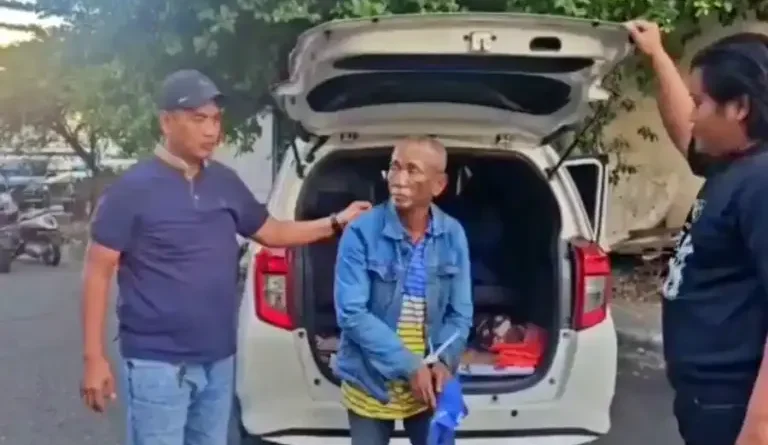 Viral di Medsos, Kakek 67 Tahun di Surabaya Diciduk Usai Curi Tiang Rambu Lalu Lintas