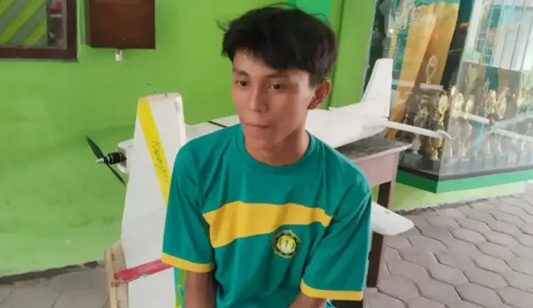 Pesawat Model Terbang Stabil, Siswa SMK Yapanesa Gempol Juarai Fun Fly Jatim