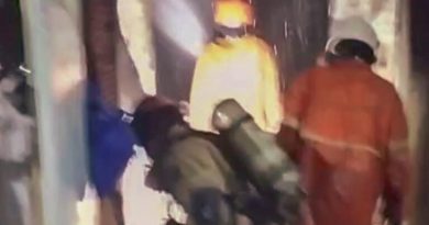Api Berkobar di Rumah Lantai Dua Ampel Surabaya, Empat Orang Terjebak Berhasil Ditolong Petugas