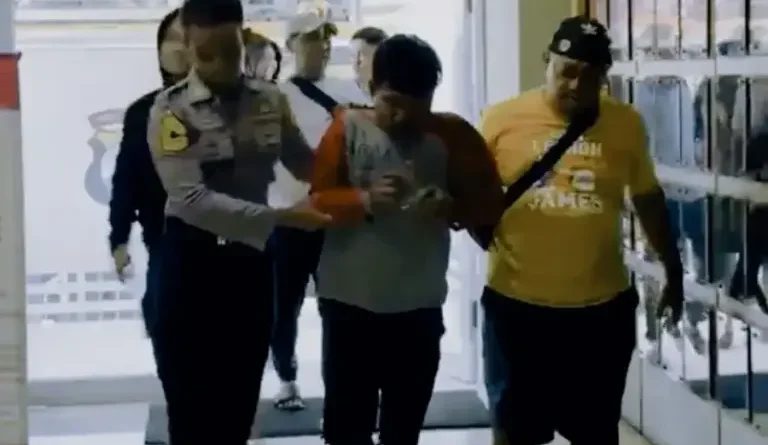 Kunci Motor Tertinggal di Gondol Tetangga, Polisi Tembak Pelaku di Jombang