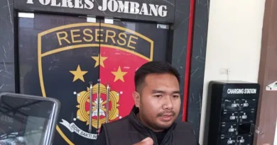 Penganiayaan Adik Kandung Berujung Maut, S (61) Jadi Tersangka di Polres Jombang