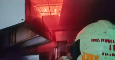 Restoran Jepang di Wiyung Surabaya Terbakar, Api Hanguskan Dapur dan Sebagian Atap