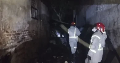 Rumah Warga Sumobito Jombang Terbakar, Warga Panik Lihat Kepulan Asap Tebal