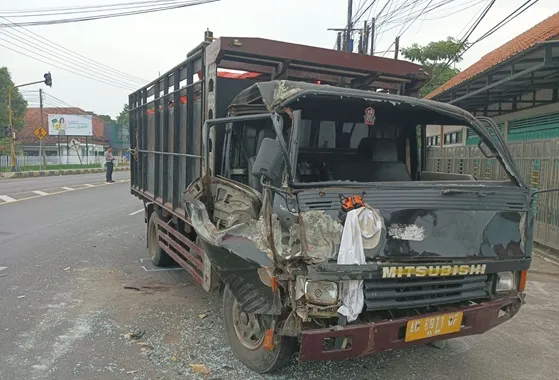 Petugas Lintas Sukarela di Jombang Tewas Tertabrak Truk Saat Membantu Memutar Balik Kendaraan