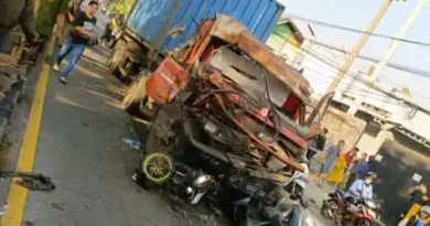 Diduga Rem Blong, Truk Kontainer di Pandaan Pasuruan Tabrak Pengendara, Tiga Tewas