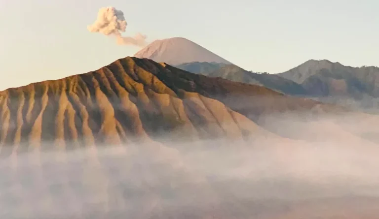 Semeru Meletus, Bromo Normal: Ini Syarat Aman Berwisata ke Bromo
